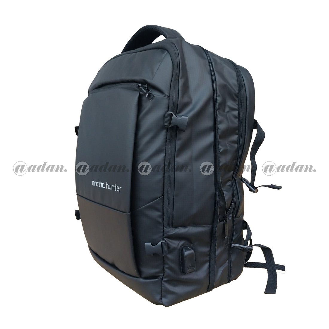 Arctic Hunter 01