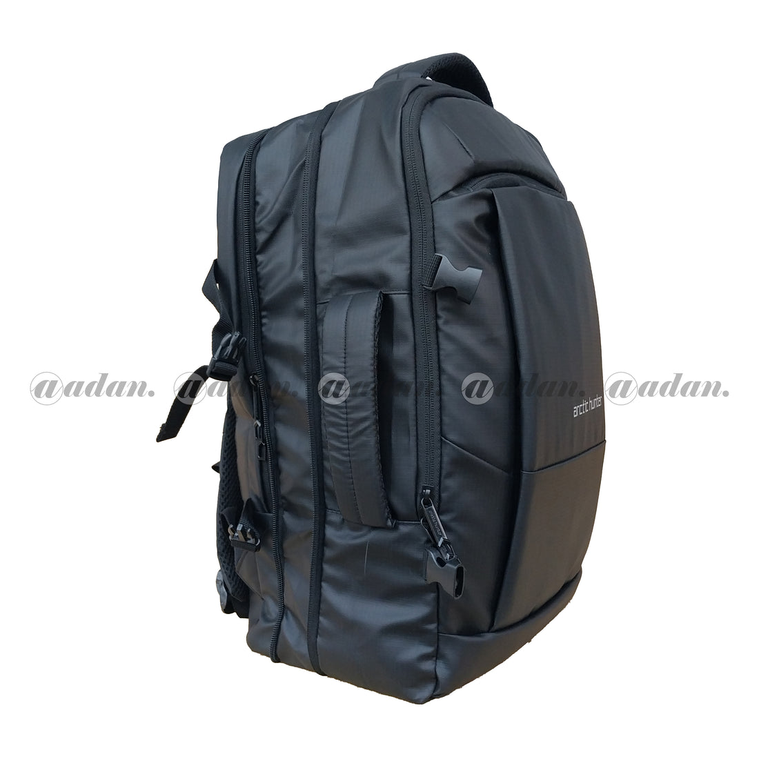 Arctic Hunter 01